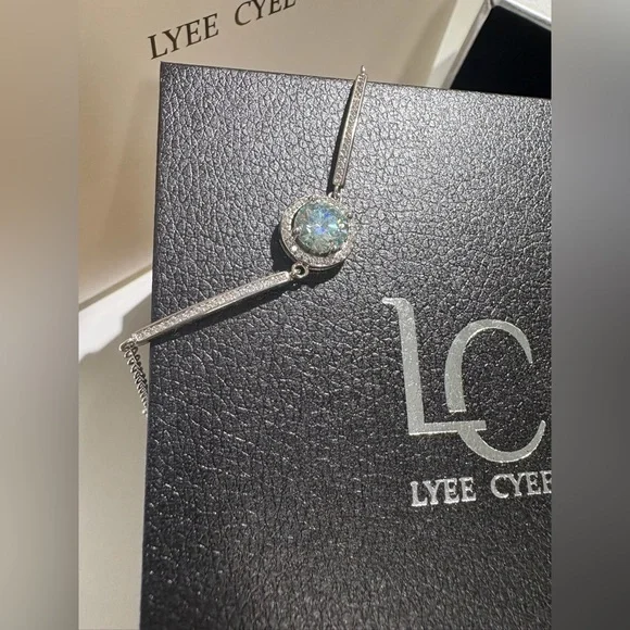 Lyee Cyee Bracelet with box and paper bag - Picture 3 of 11